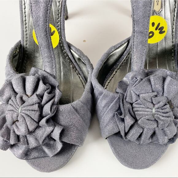 Max Studio Silver Fabric Peep Toe Heels with Flower detail in Size 6 1/2M - Picture 14 of 15